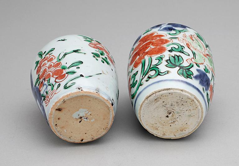 KRUKOR, 2 st, porslin, Kangxi, Kina 1600/1700-tal.