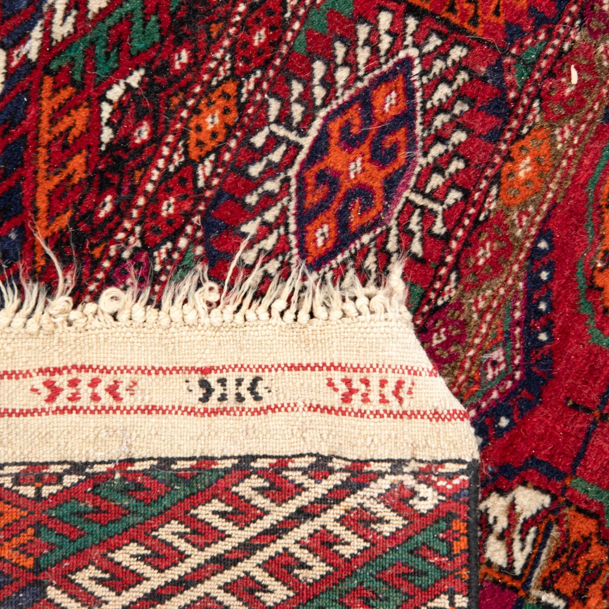 Carpet Bochara semi-antique approx. 190x130 cm.