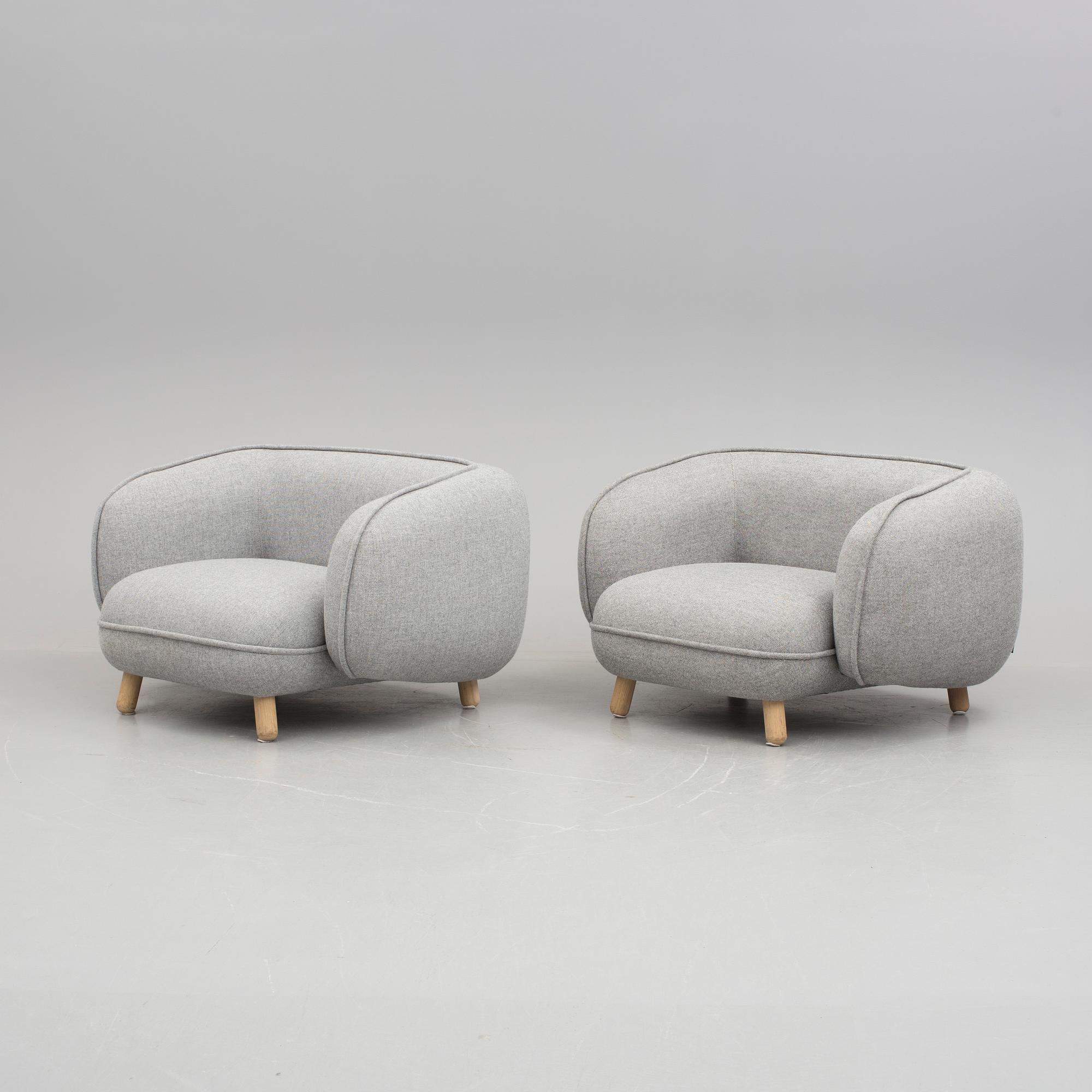 FÅTÖLJER, ett par, "Basset", Boris Berlin och Aleksej Iskos för Versus, 2010-tal.