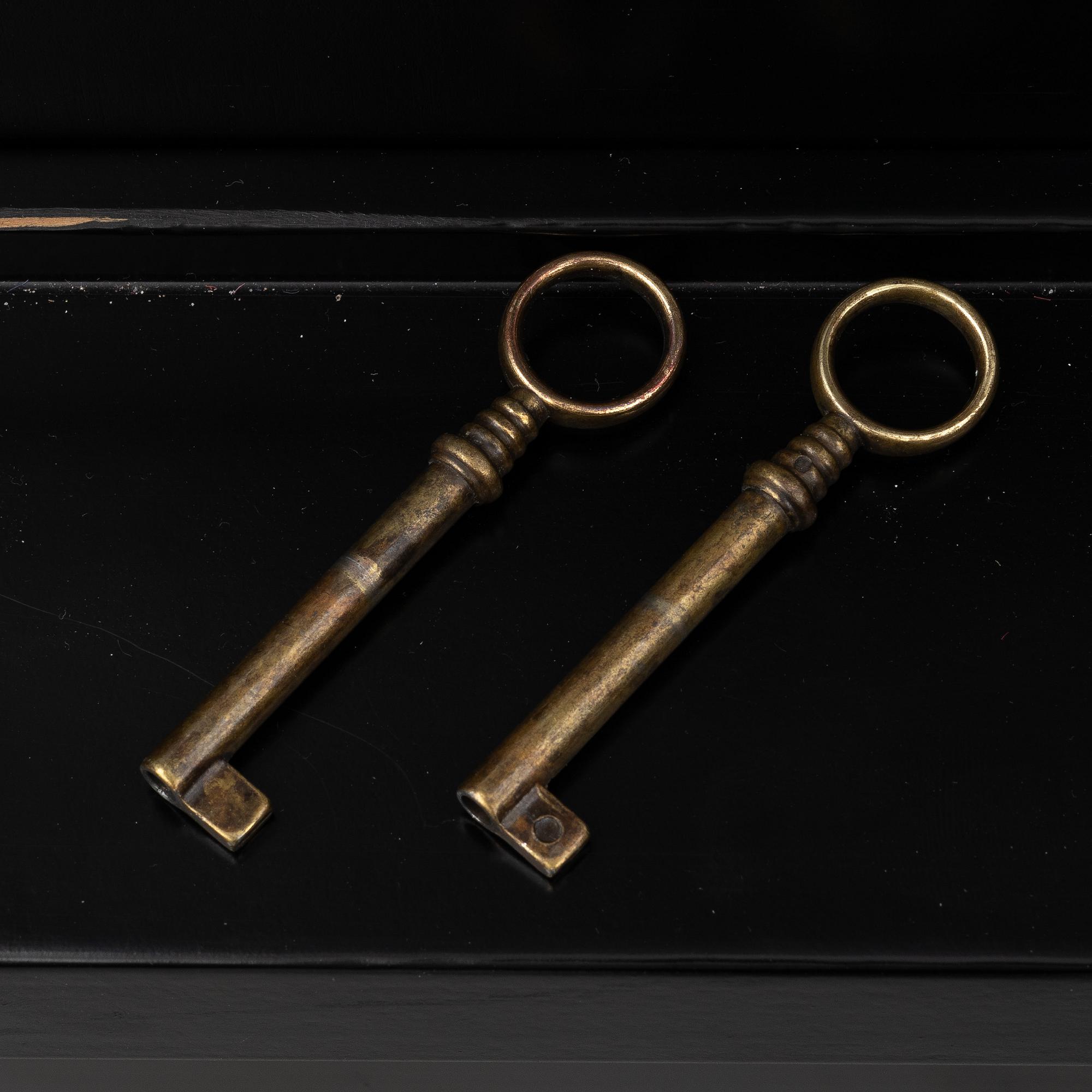 Vitrinskåp, Newport, samtida.