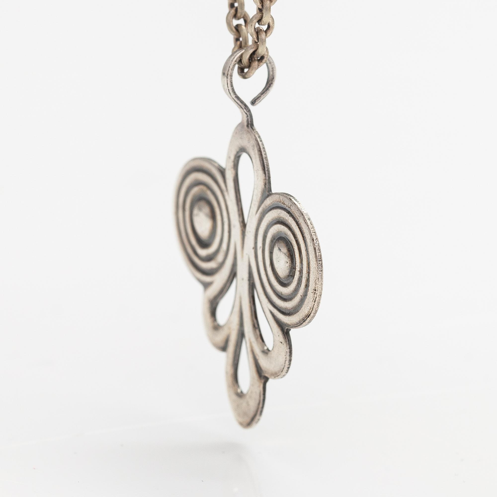 A silver necklace, model 50-1. Kalevala Koru, Helsinki 1943.