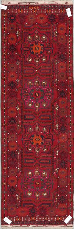 MATTA. semiantik, Beshir. Ca 255x85 cm.