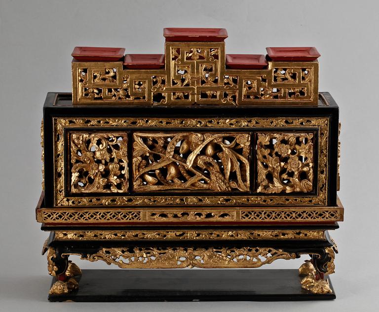 ALTARE, Kina. 1900-talets första hälft.