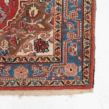 A semi-antique Dozan rug, 161 x 105 cm.