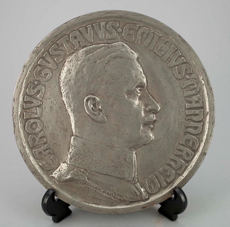 AKSELI GALLEN-KALLELA, MODELL FÖR MINNESMEDALJ, 2 delar, keramik, Marskalk Mannerheim, Finland 1918.