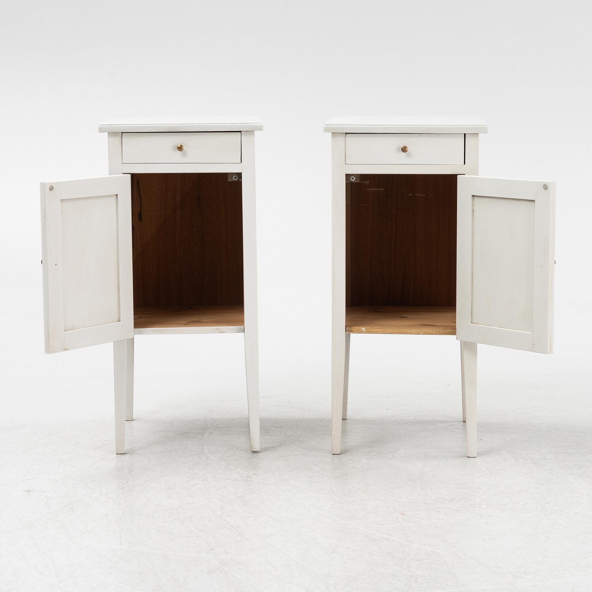A pair of bedside tables, first half of the 20th century.