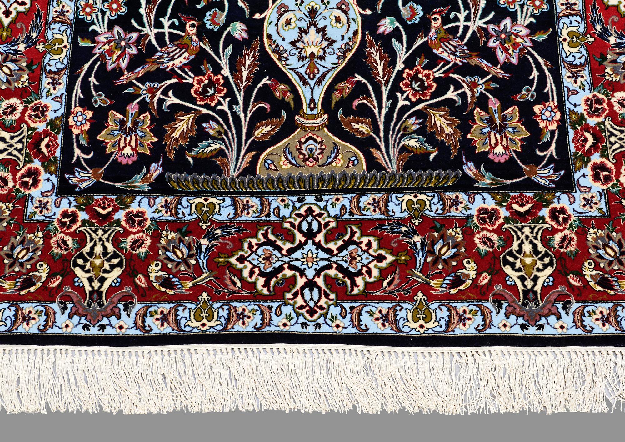 MATTA, Figural Isfahan, part silk, 167 x 110 cm.