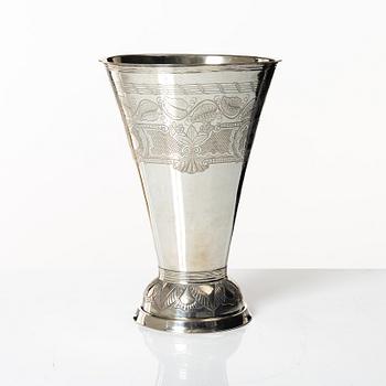 Bägare, silver, sannolikt Söderhamn, stämplad 1837 och 1838.