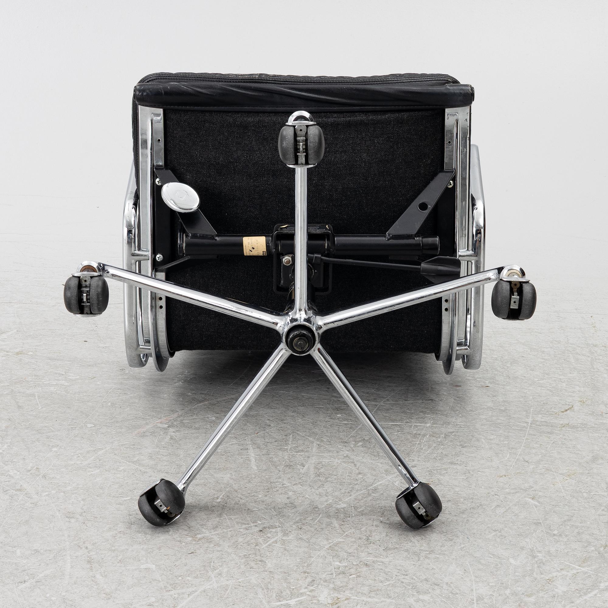 Charles & Ray Eames, a "Soft Pad" swiveling desk chair model EA217, Vitra.