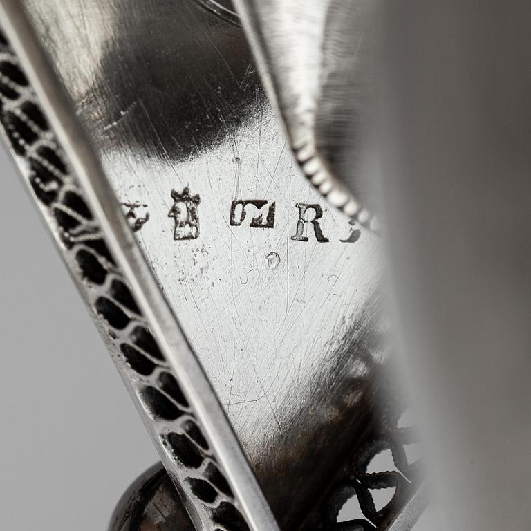 Isaac Malmborg, såsskål, silver, Stockholm 1823. Empire.