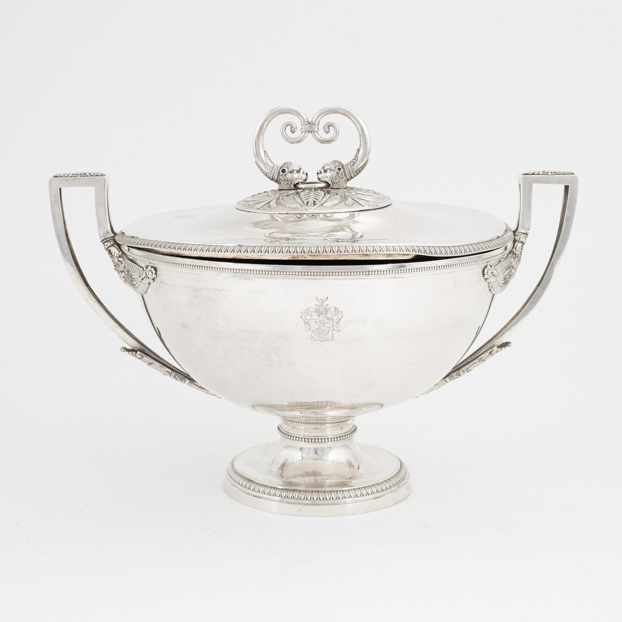 Skål med hänklar och lock, silver, empire, Paris, Frankrike 1809-19.