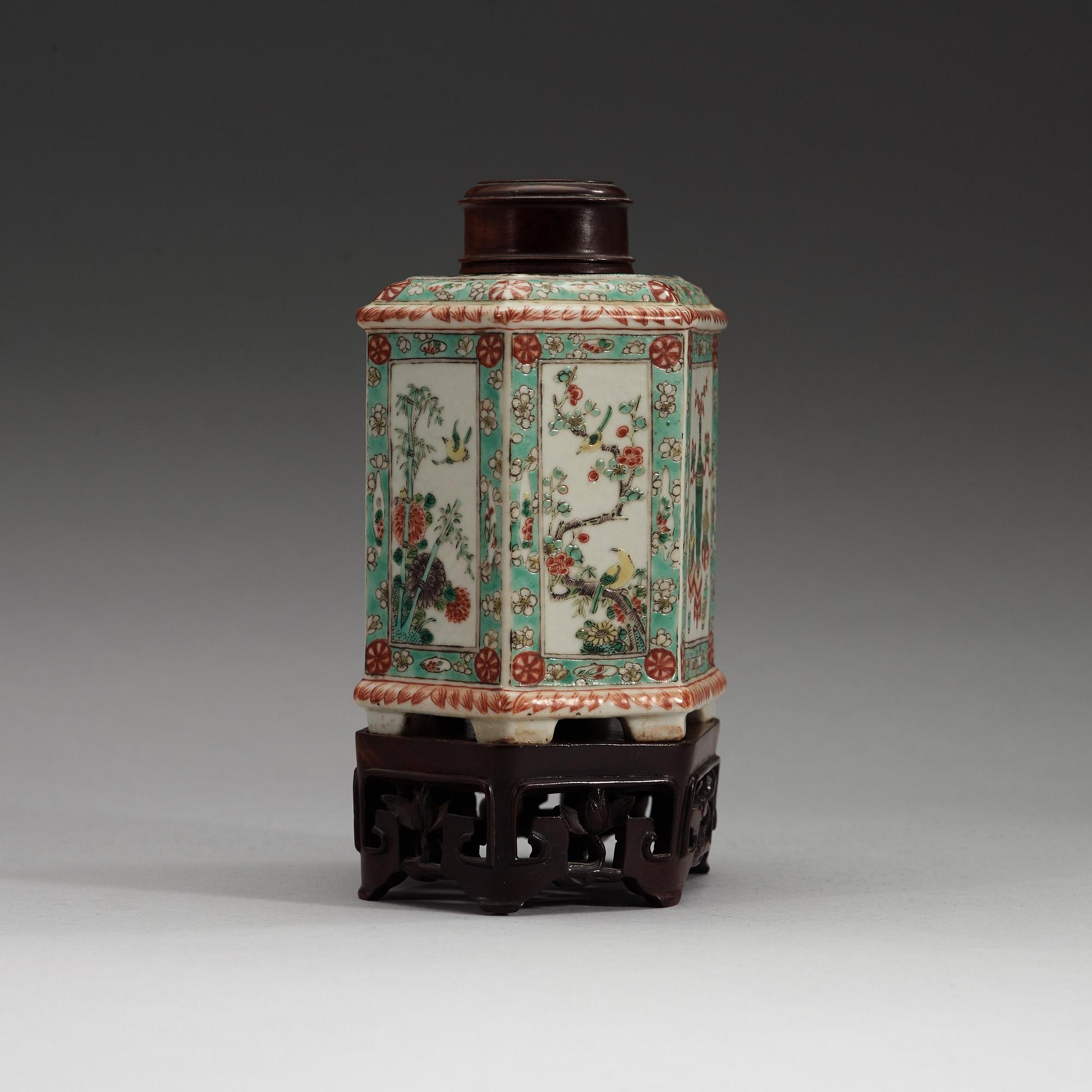 TEDOSA, porslin. Qingdynastin, 1800-tal.