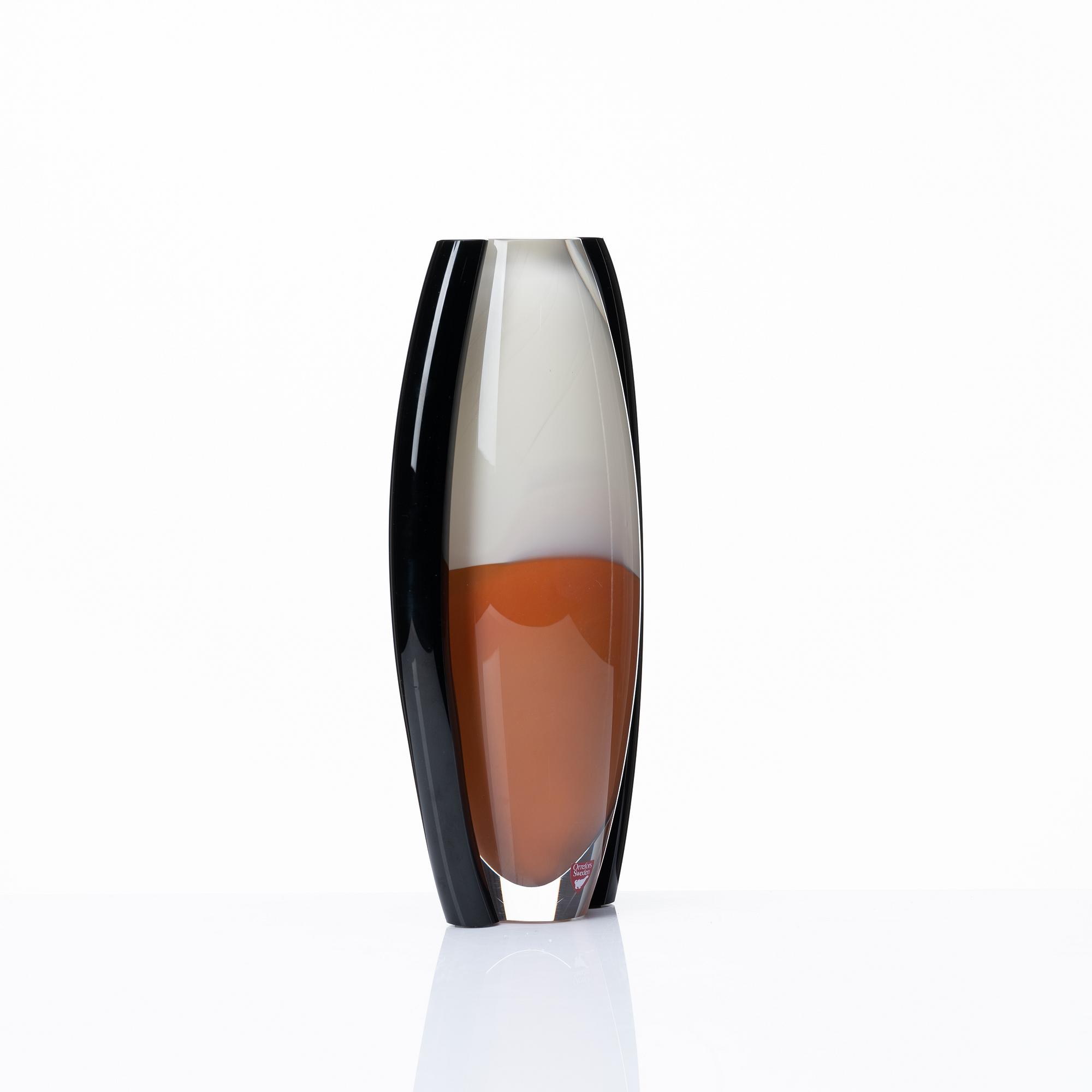 Matz Borgström, a glass vase, Orrefors, Sweden 1989.