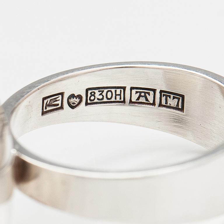 A silver and enamel ring. Kultateollisuus, Turku 1972.