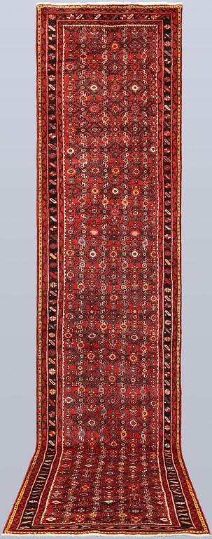 Gallerimatta, Hosseinabad, ca 438 x 94 cm.
