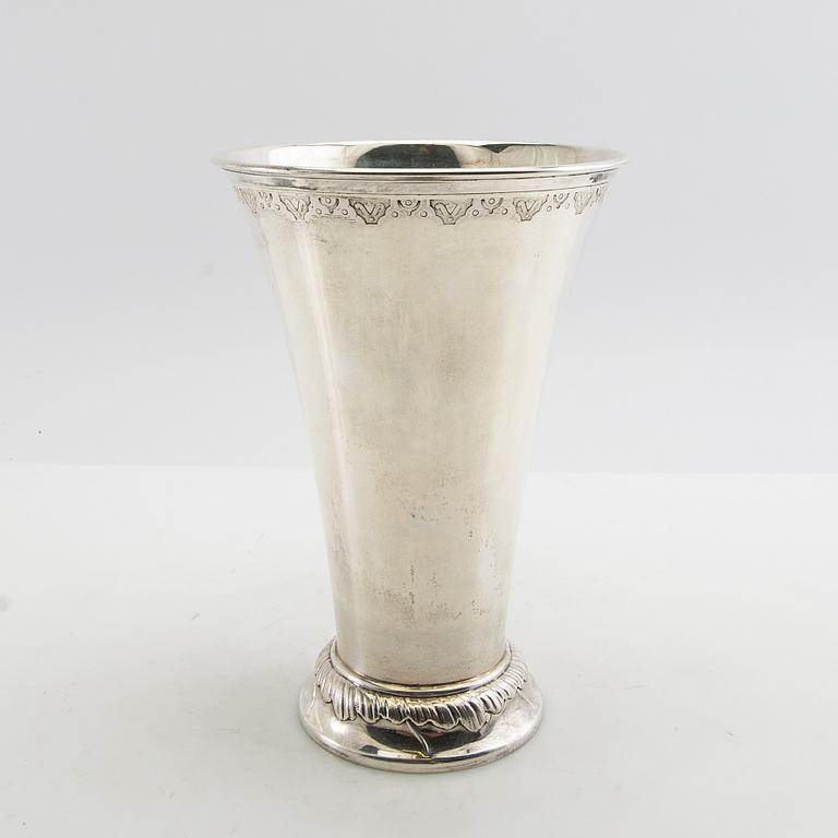 CG Hallberg Vase/Cup silver Stockholm 1947.