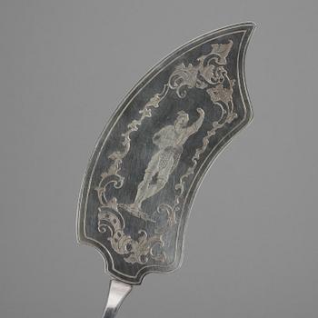 SOPPSLEV samt TÅRTSPADE, silver och trä, 1800-tal.