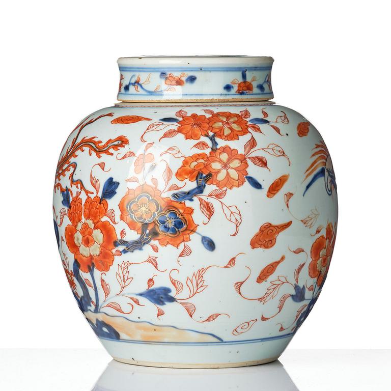 Bojan med lock, porslin. Qingdynastin, 1700-tal.
