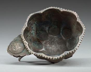 KOPP, silver. Troligen Tang dynastin.