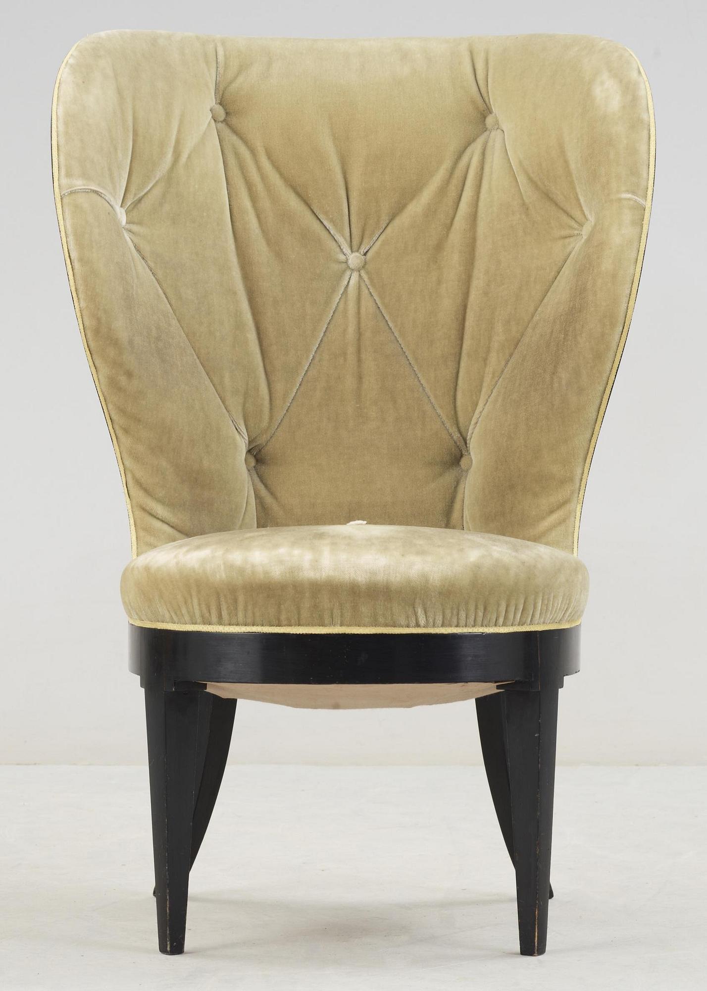 An Uno Åhrén Swedish Grace lady´s armchair, Mobilia, Sweden ca 1925.