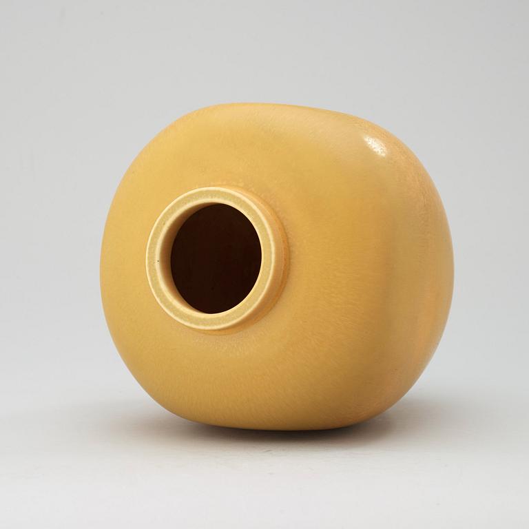 A Berndt Friberg stoneware vase, Gustavsberg Studio 1965.