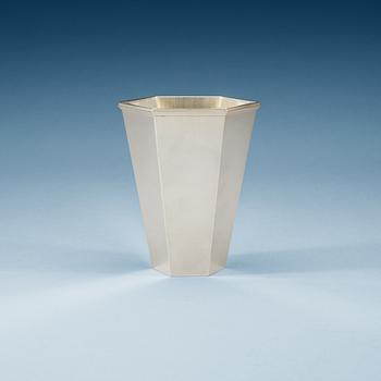 A Wiwen Nilsson sterling vase, Lund 1957.