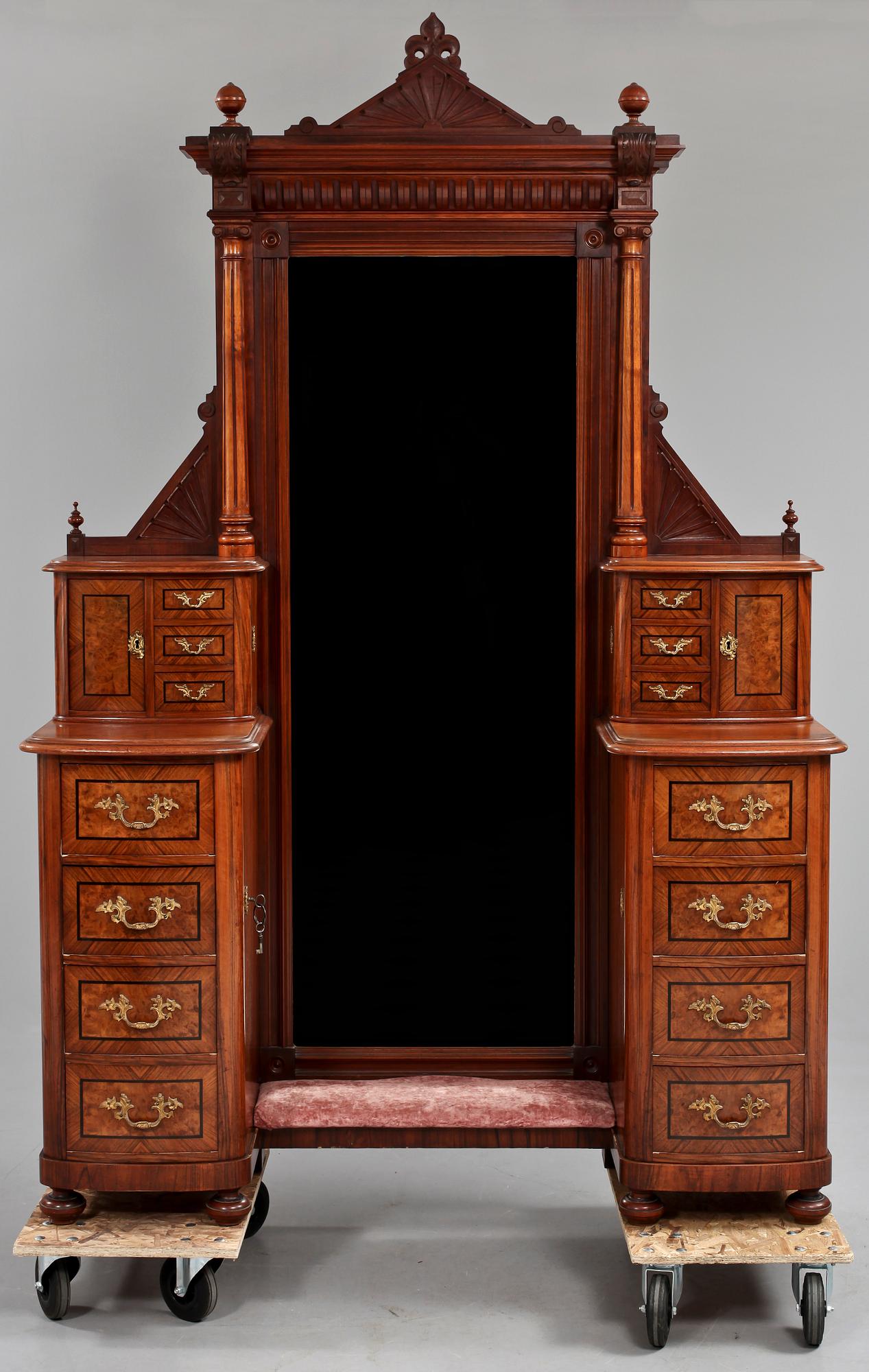 HALLMÖBEL, nyrenässans, 1800-talets andra hälft.