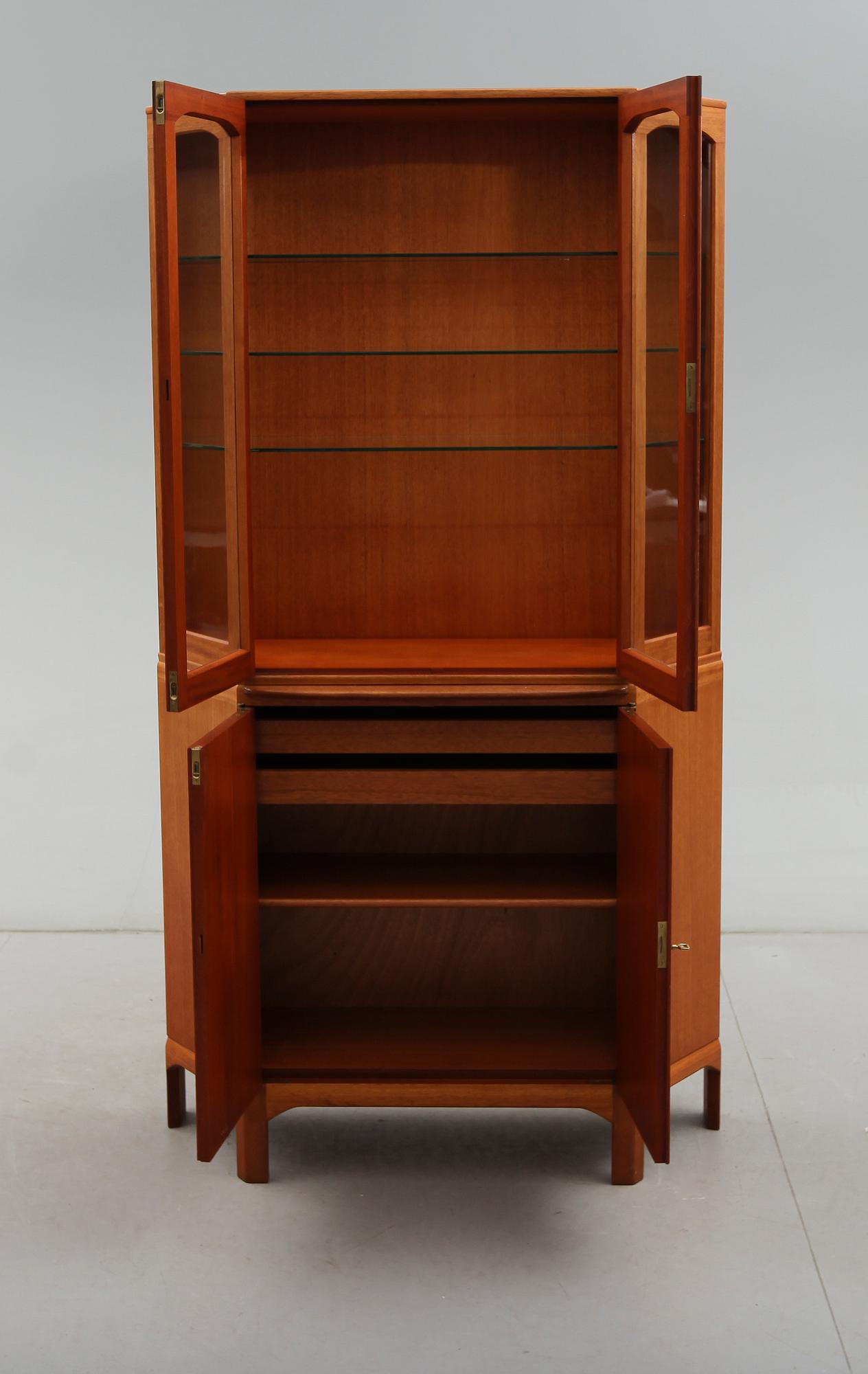 VITRINSKÅP, "Undantaget", Carl Malmsten, 1900-talets andra hälft.