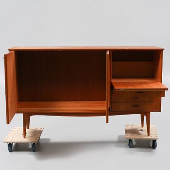 SIDEBOARD, 1900-talets tredje kvartal.