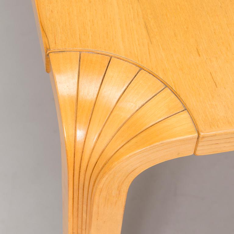 Alvar Aalto, soffbord, modell MX800B, Artek 1960-tal.