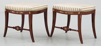 TABURETTER, ett par, empire, 1800-talets första hälft.