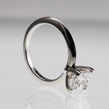 RING, prinsesslipad diamant 1.14 ct. G/vvs1, platina. Tiffany 2011. Storlek 15,5, vikt 4,4 g.