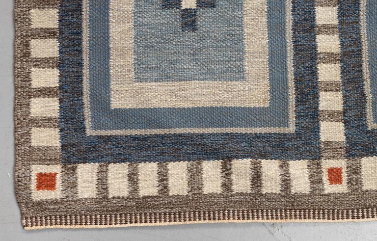 Sigvard Bernadotte, a carpet, flat weave, ca 320 x 194 cm, unsigned.