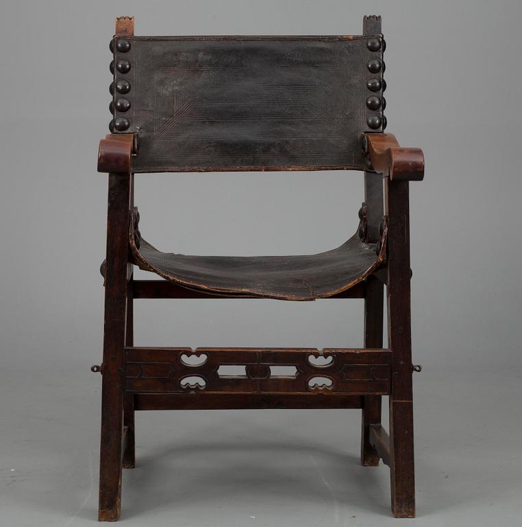 STOL, "Sillón de fraileros" skinn samt trä, Spanien 1600/1700-tal.