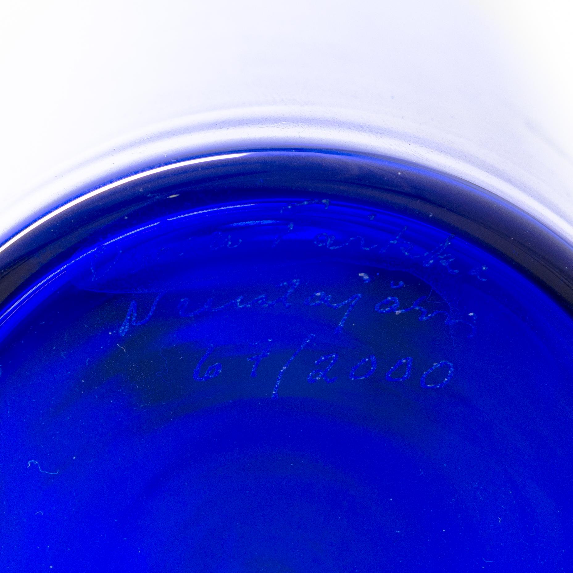 Oiva Toikka, pullo, signeerattu Oiva Toikka Nuutajärvi 62/2000.