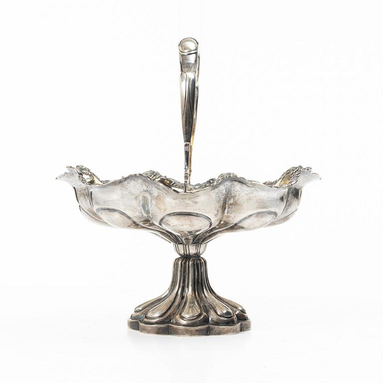 Gustaf Adolf Strömbäck, brödkorg, silver, Helsingfors, Finland, 1844.