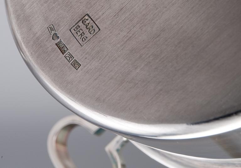 Bertel Gardberg, A SILVER SUGAR BOWL, CREAMER AND SUGAR TONGS.