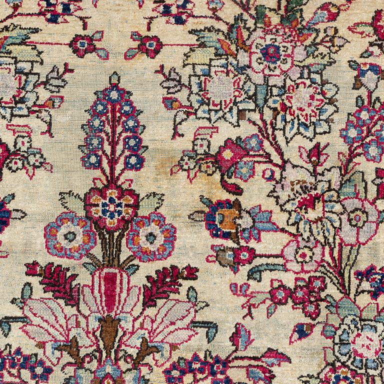 Carpet, a silk keshan, 193 x 132 cm.