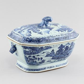 TERRIN, porslin, Kina, 1700-tal.