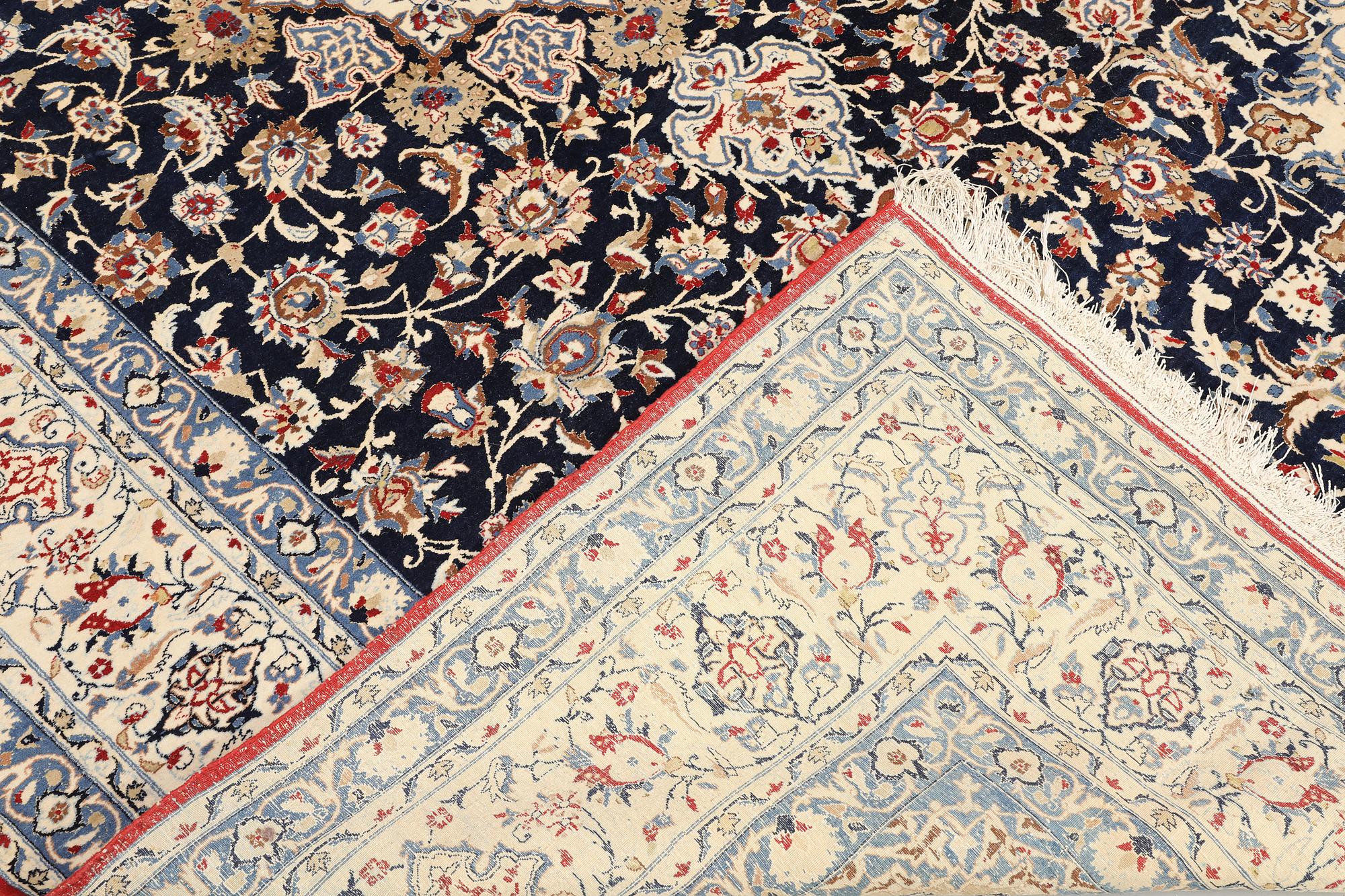 Matta, semiantik Nain, part silk, s.k. Tuteshk, ca 310 x 193 cm.