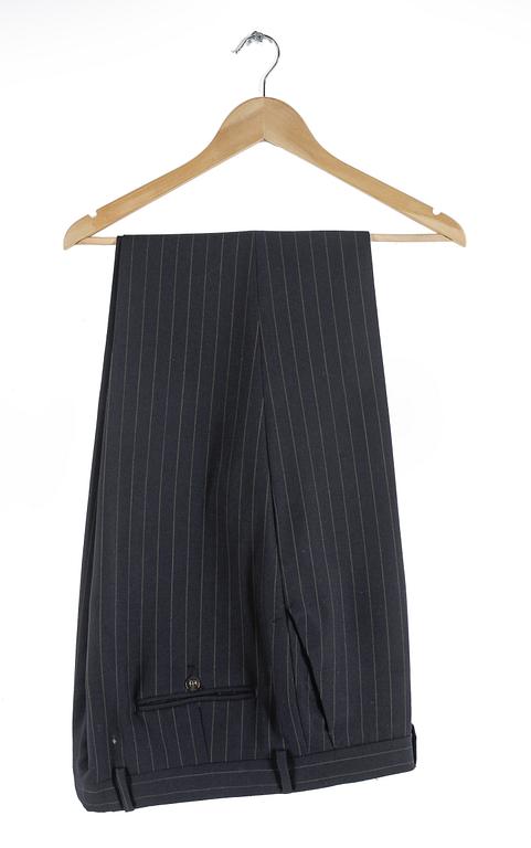 KOSTYM, Etro.