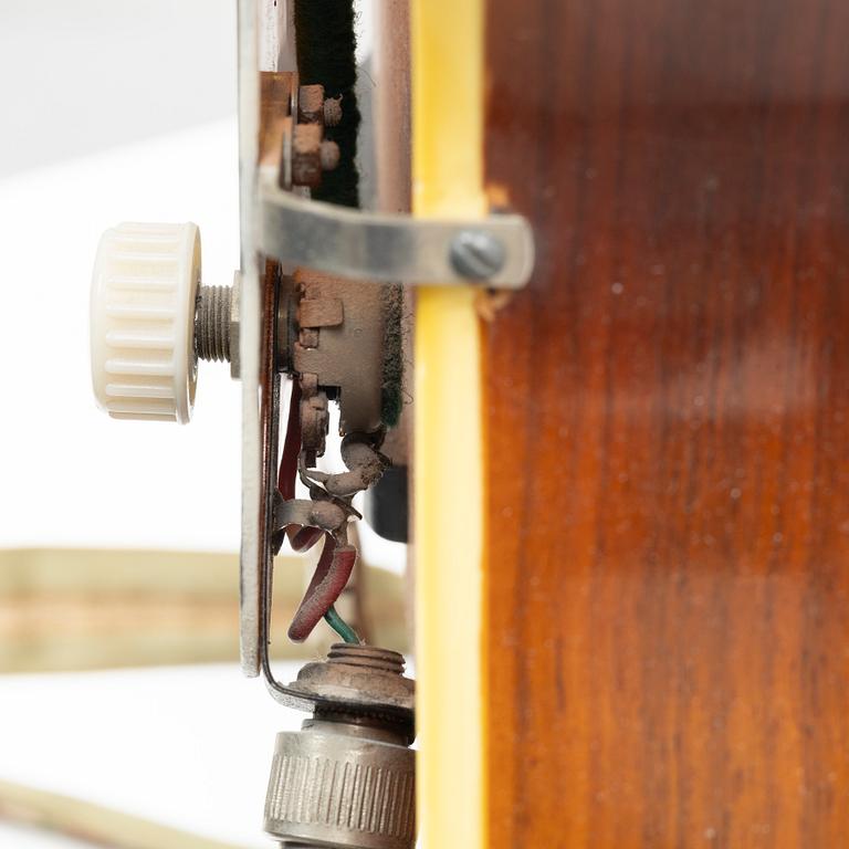 Herman Carlsson Levin, akustisk gitarr, "Modell 22", Sverige, 1945.