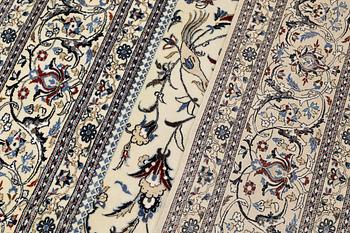 A part silk Nain carpet, so-called 6LAA, approx. 324 x 218 cm.