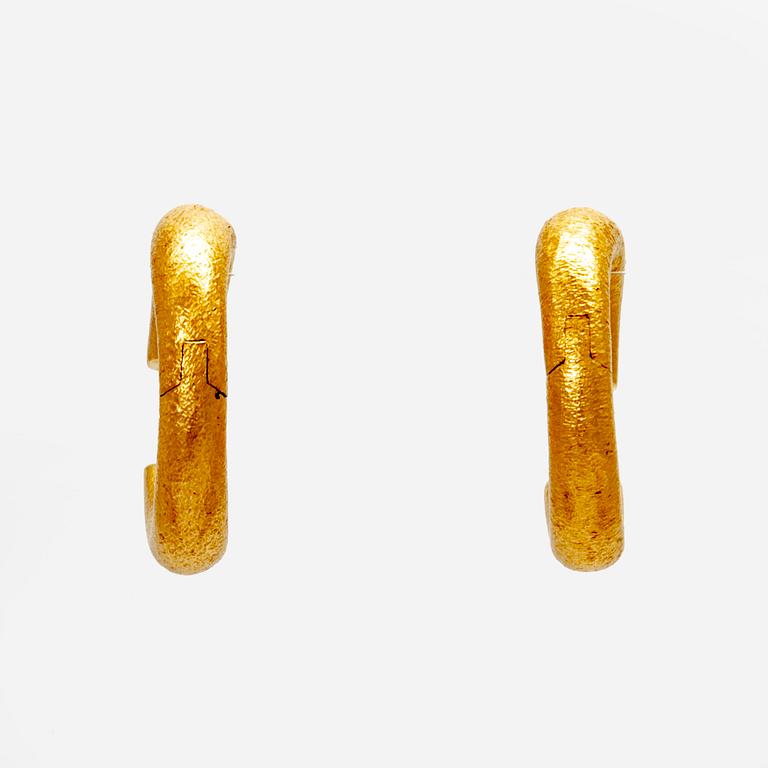 Ole Lynggaard örhängen 18K guld "Love Collection".