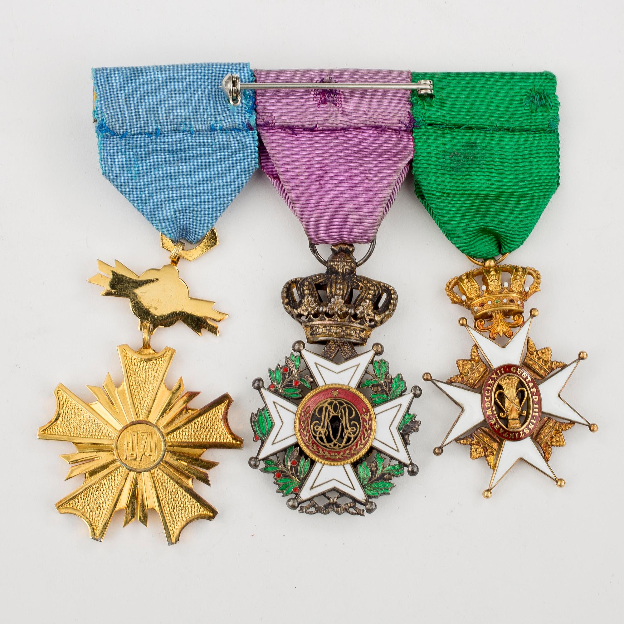 ORDNAR, 3 stycken, bland annat Vasaorden, 1900-talets andra hälft.