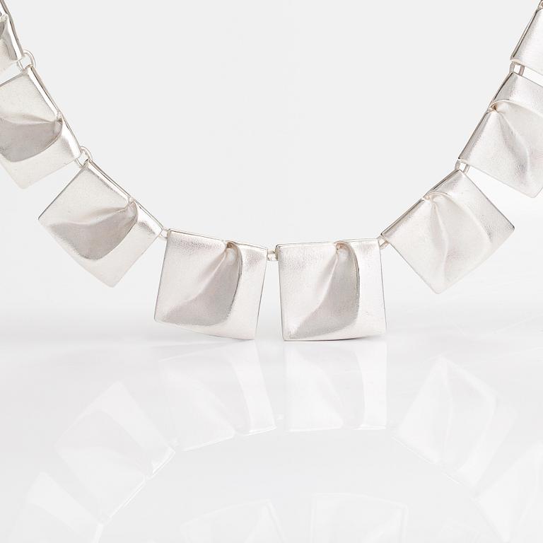 Björn Weckström, A sterling silver necklace "Planetoid valleys". Lapponia 2003.