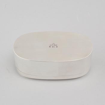 A silver box from C G Hallberg in Stockholm, 1917.
