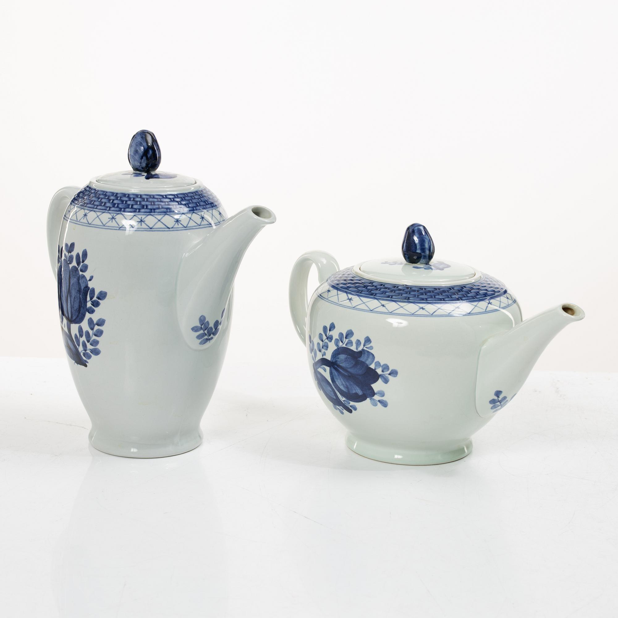 Royal Copenhagen, Dinner service, 94 pieces, earthenware, “Tranquebar”, Aluminia, Denmark.
