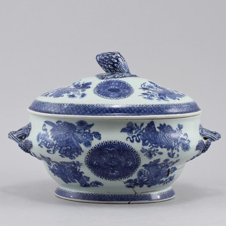 TERRIN, porslin, Kina, 1700-tal.