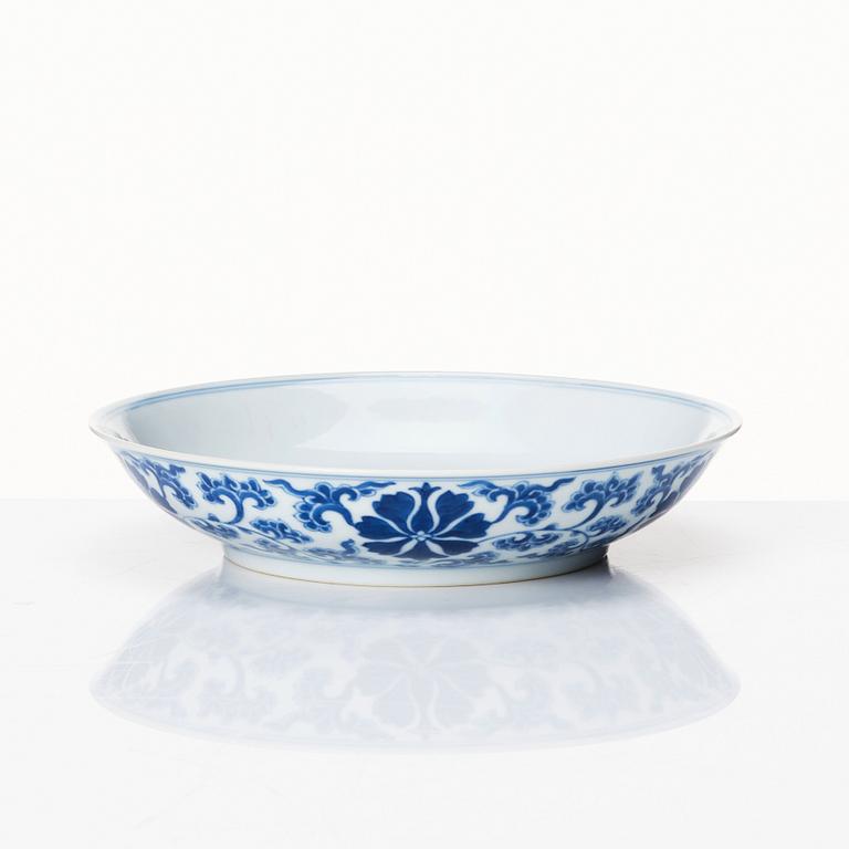 A blue and white lotus dish, Qing dynasty with Qianlong mark.